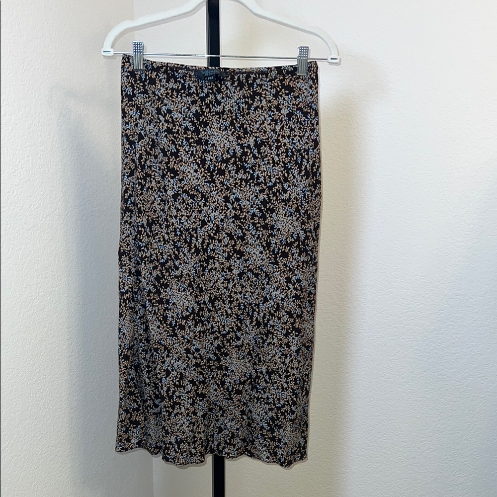 Twyla‎ Blu Floral Black and White Skirt